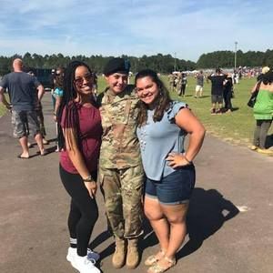 Meet your Posher, Alexis